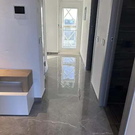 Luxviserba Apartman
